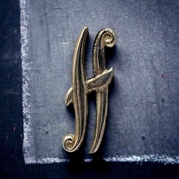 Letter H Pin Brooch Script Initial Vintage Cursive Pat Pend Estate Jewelry - Picture 1 of 7